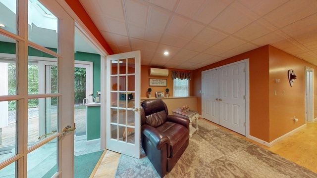 233 Tispaquin St, Middleboro, MA 02346