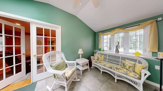 233 Tispaquin St, Middleboro, MA 02346