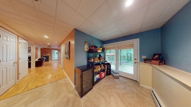 233 Tispaquin St, Middleboro, MA 02346