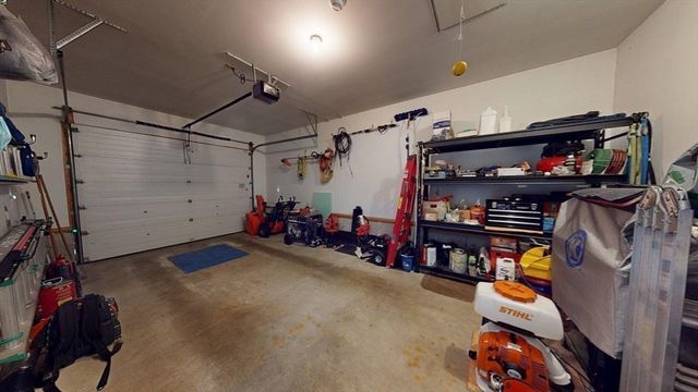 233 Tispaquin St, Middleboro, MA 02346