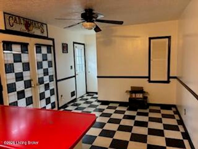 3902 Bristol Oaks Dr, Jeffersontown, KY 40299