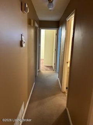 3902 Bristol Oaks Dr, Jeffersontown, KY 40299