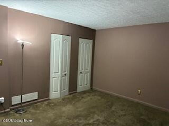 3902 Bristol Oaks Dr, Jeffersontown, KY 40299