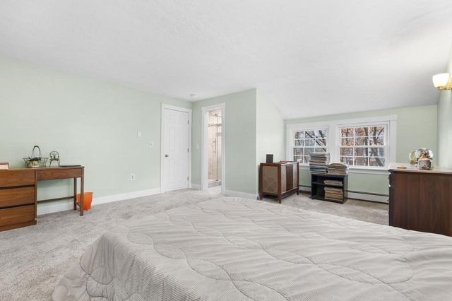 95 Bellflower Rd, Billerica, MA 01821