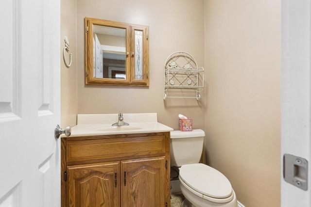 95 Bellflower Rd, Billerica, MA 01821