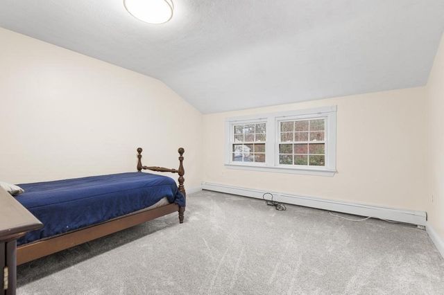 95 Bellflower Rd, Billerica, MA 01821