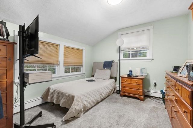 95 Bellflower Rd, Billerica, MA 01821