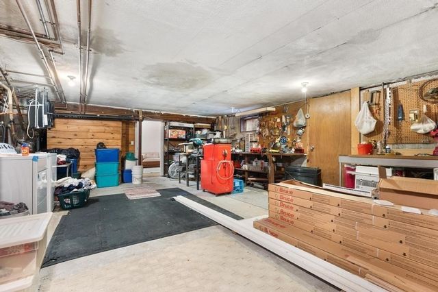 95 Bellflower Rd, Billerica, MA 01821