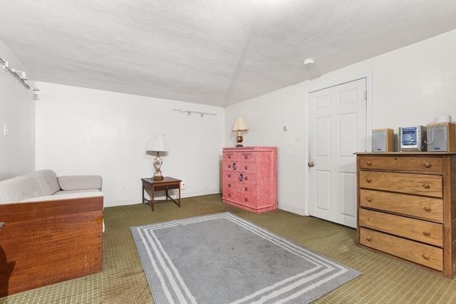 95 Bellflower Rd, Billerica, MA 01821