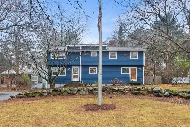 95 Bellflower Rd, Billerica, MA 01821