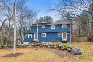 95 Bellflower Rd, Billerica, MA 01821
