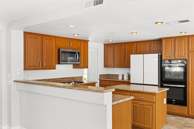 10883 Portobelo Dr., San Diego, CA 92124