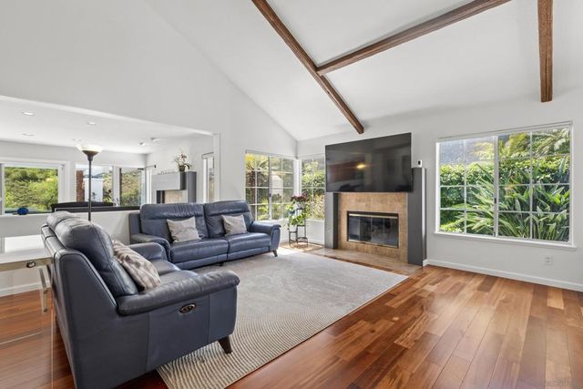 10883 Portobelo Dr., San Diego, CA 92124