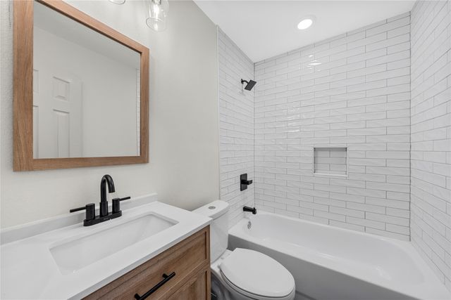 115 N Emberwood Drive, Robinson, TX 76706