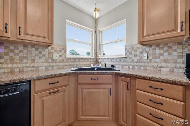 2245 Pinta Drive, Warrenton, MO 63383