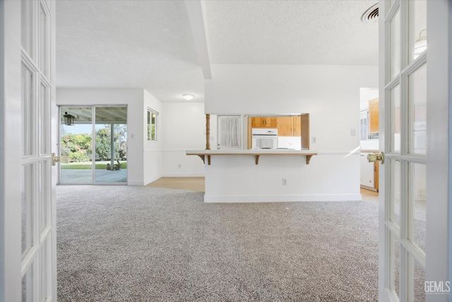 2704 Hallisey Street, Bakersfield, CA 93309