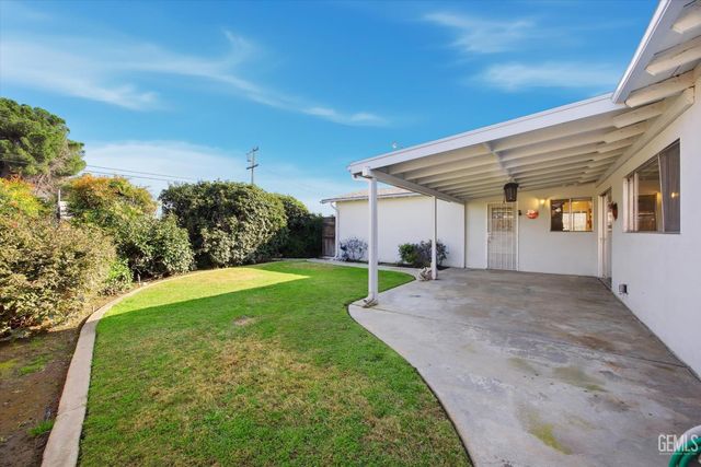 2704 Hallisey Street, Bakersfield, CA 93309