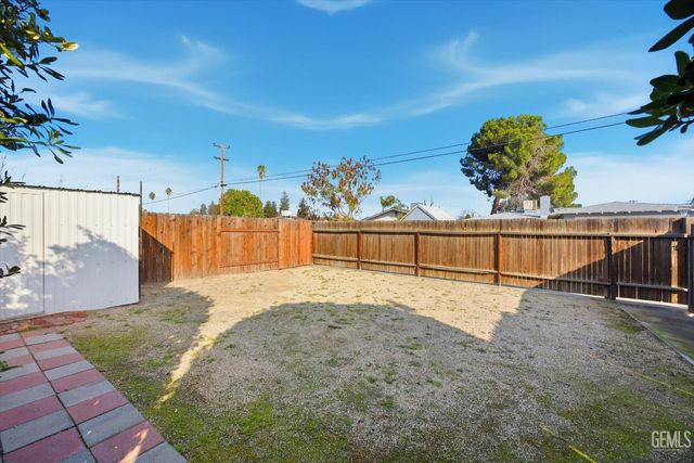 2704 Hallisey Street, Bakersfield, CA 93309