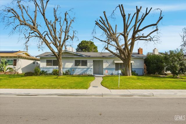 2704 Hallisey Street, Bakersfield, CA 93309