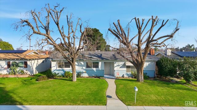 2704 Hallisey Street, Bakersfield, CA 93309