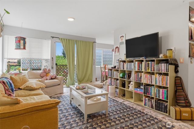 5816 14th Avenue NW, Seattle, WA 98107