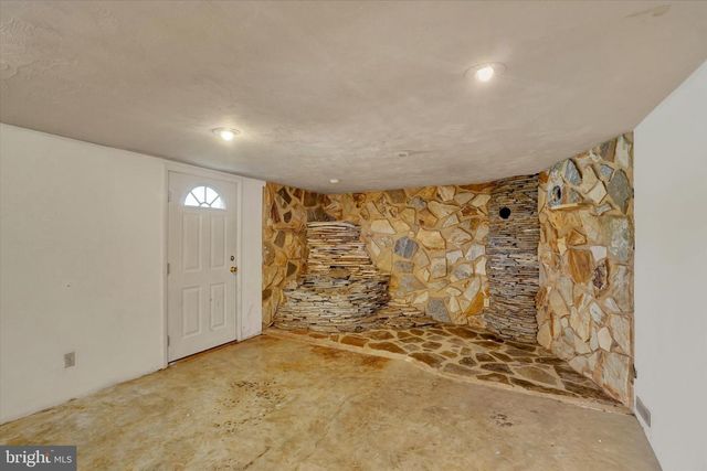 2081 PARK ST, Dover, PA 17315