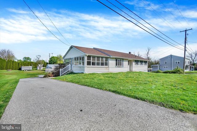 2081 PARK ST, Dover, PA 17315