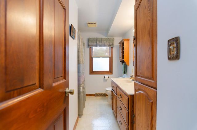 1266 SHADOW LANE, Green Bay, WI 54304