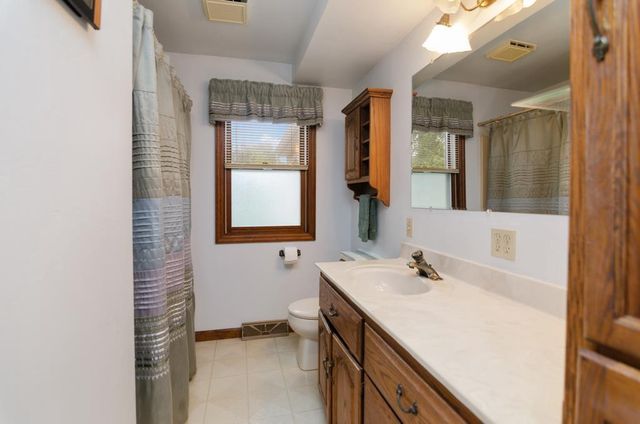 1266 SHADOW LANE, Green Bay, WI 54304