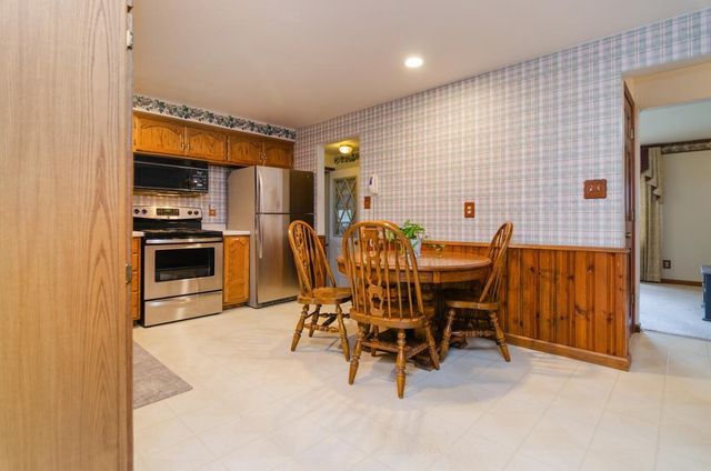 1266 SHADOW LANE, Green Bay, WI 54304