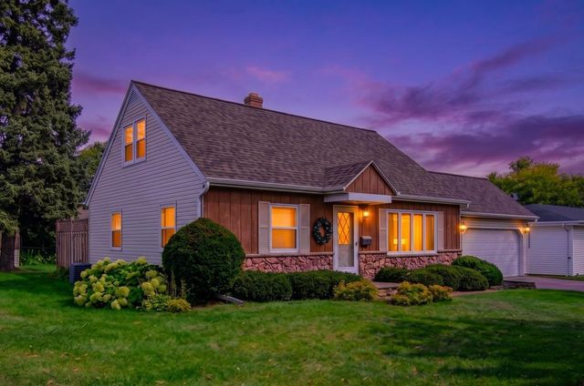 1266 SHADOW LANE, Green Bay, WI 54304