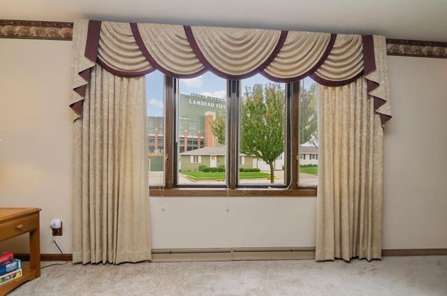 1266 SHADOW LANE, Green Bay, WI 54304