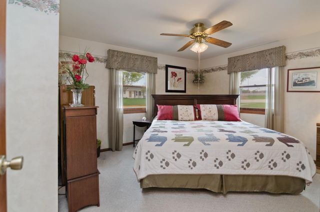 1266 SHADOW LANE, Green Bay, WI 54304