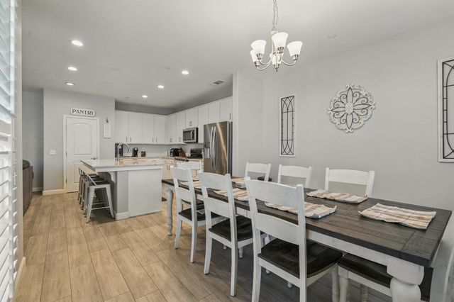 2090 Chancellor Avenue, Tulare, CA 93274