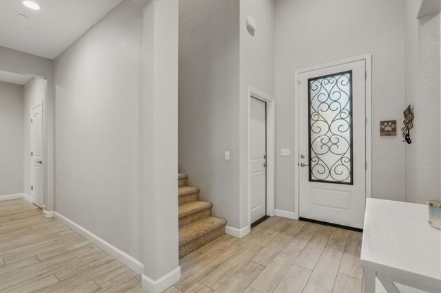 2090 Chancellor Avenue, Tulare, CA 93274