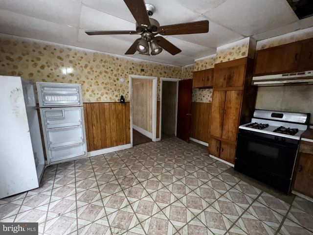 106 N 2ND ST, Darby, PA 19023