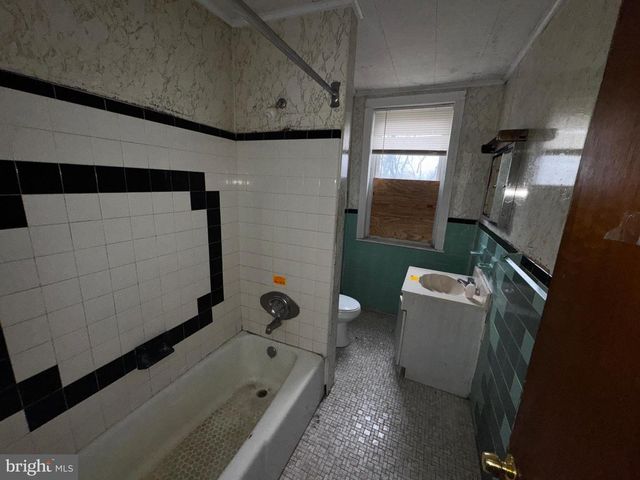 106 N 2ND ST, Darby, PA 19023