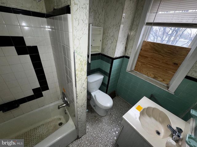 106 N 2ND ST, Darby, PA 19023