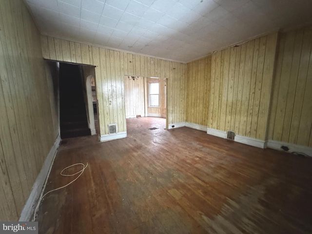 106 N 2ND ST, Darby, PA 19023