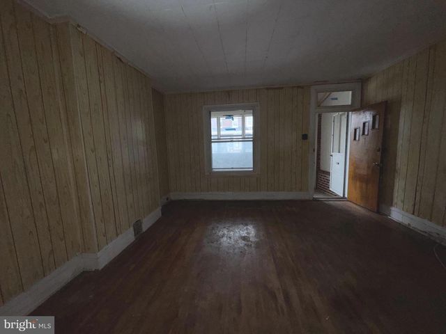 106 N 2ND ST, Darby, PA 19023