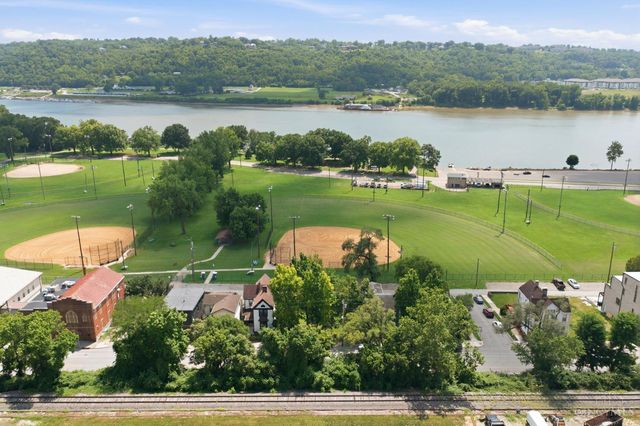 3035 Riverside Drive, Cincinnati, OH 45226