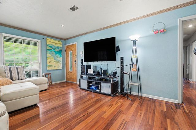 1003 Ash Street, Irving, TX 75060