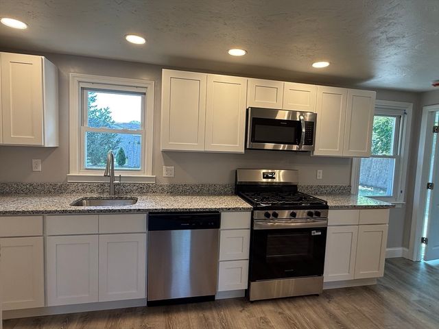 7 Terry Ln E, Wareham, MA 02571
