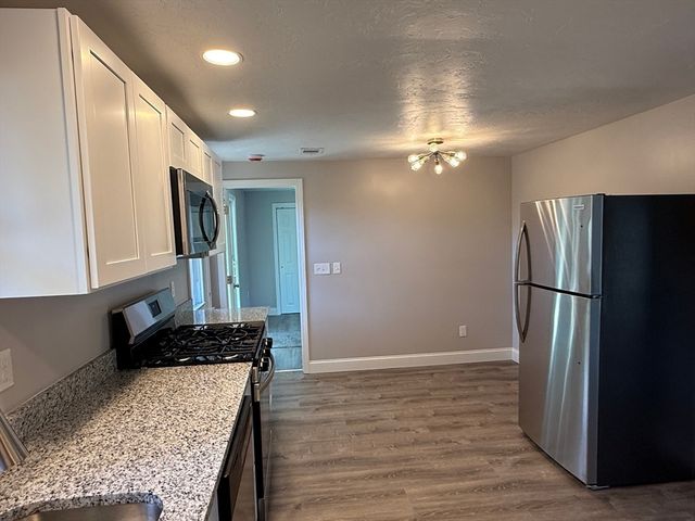 7 Terry Ln E, Wareham, MA 02571
