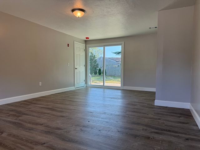 7 Terry Ln E, Wareham, MA 02571