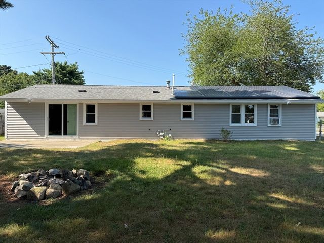 7 Terry Ln E, Wareham, MA 02571