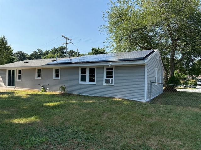 7 Terry Ln E, Wareham, MA 02571