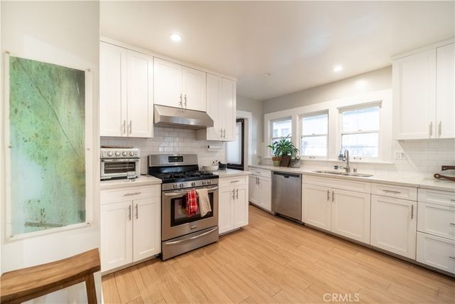 580 N Holliston Avenue, Pasadena, CA 91106