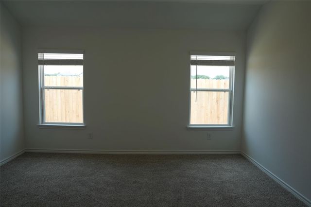 507 Oak Chase Avenue, Dayton, TX 77535