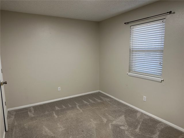 332 W Nightingale Circle, Fayetteville, AR 72703